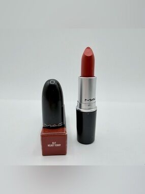 MAC Cosmetics Matte Lipstick in the iconic shade 617 Velvet Teddy